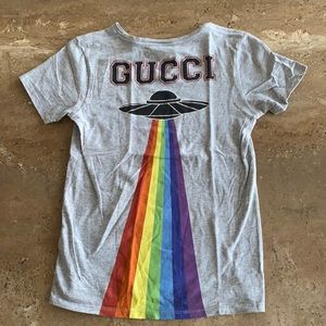 Gucci UFO kids grey tshirt size 10 Design on back